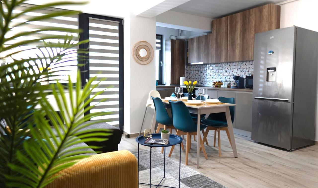 'Just Like Home' Apartment - With Private Parking Place Galaţi Екстериор снимка