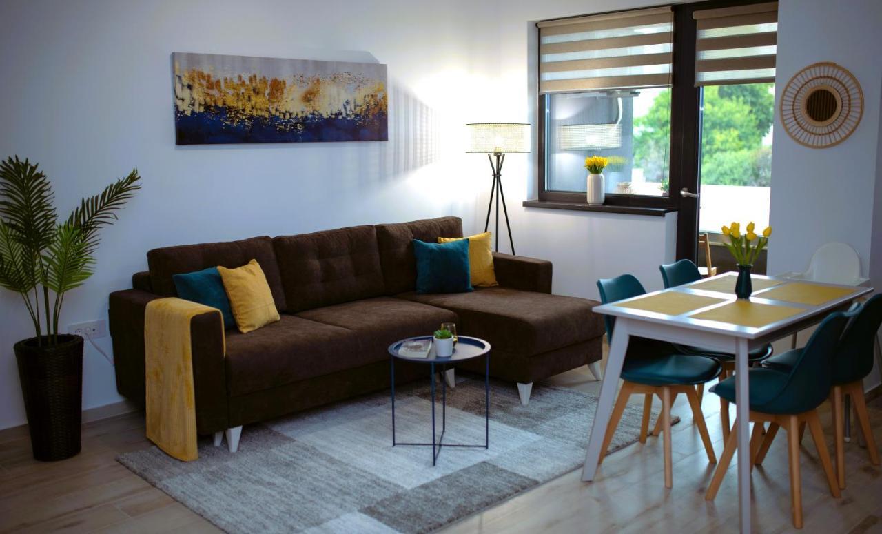 'Just Like Home' Apartment - With Private Parking Place Galaţi Екстериор снимка
