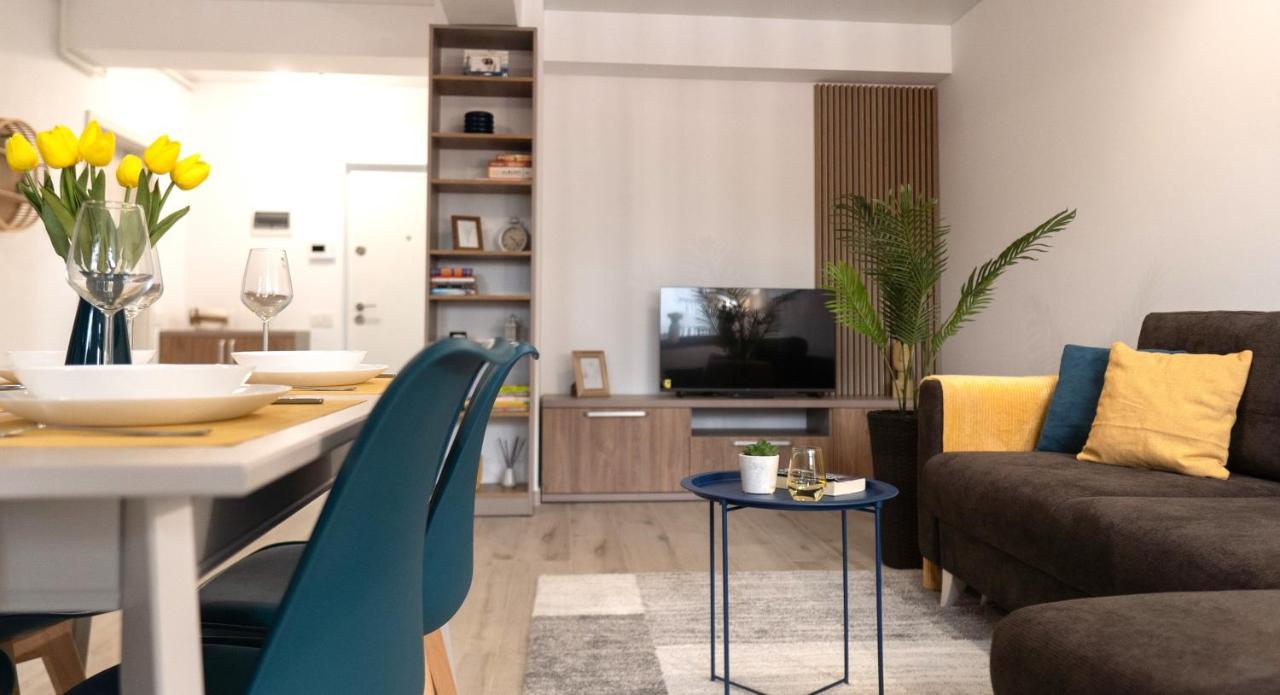 'Just Like Home' Apartment - With Private Parking Place Galaţi Екстериор снимка