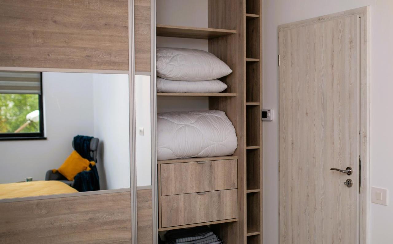 'Just Like Home' Apartment - With Private Parking Place Galaţi Екстериор снимка