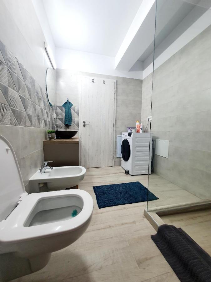 'Just Like Home' Apartment - With Private Parking Place Galaţi Екстериор снимка