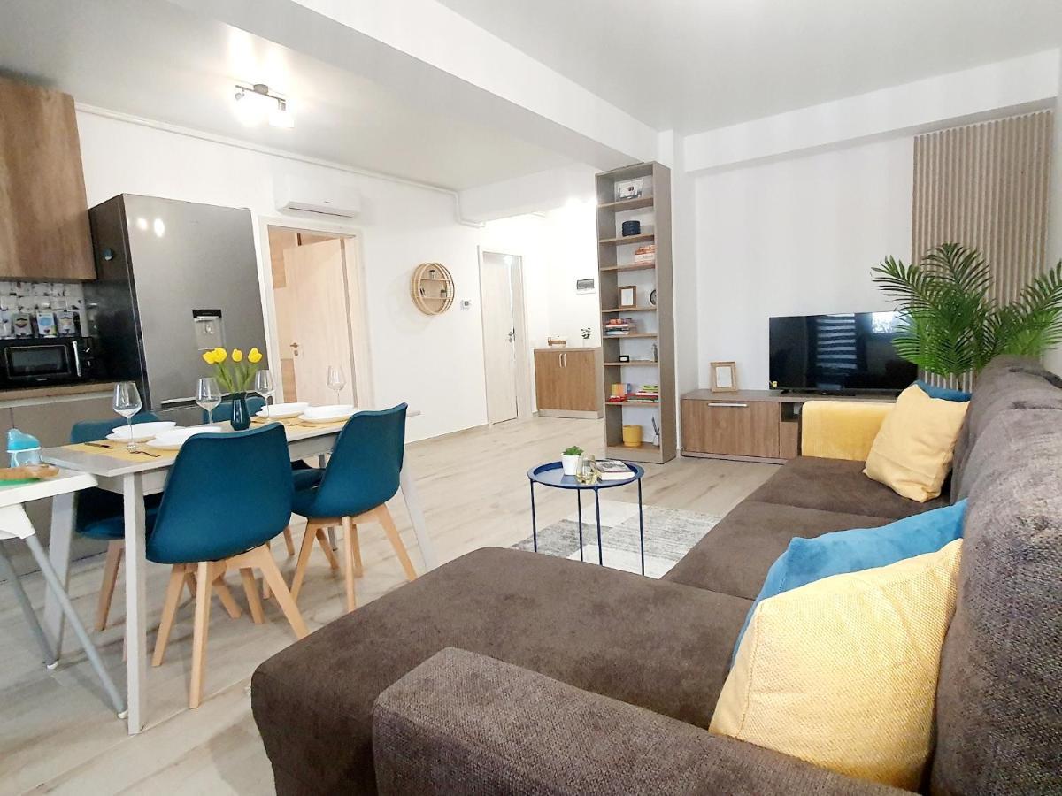 'Just Like Home' Apartment - With Private Parking Place Galaţi Екстериор снимка