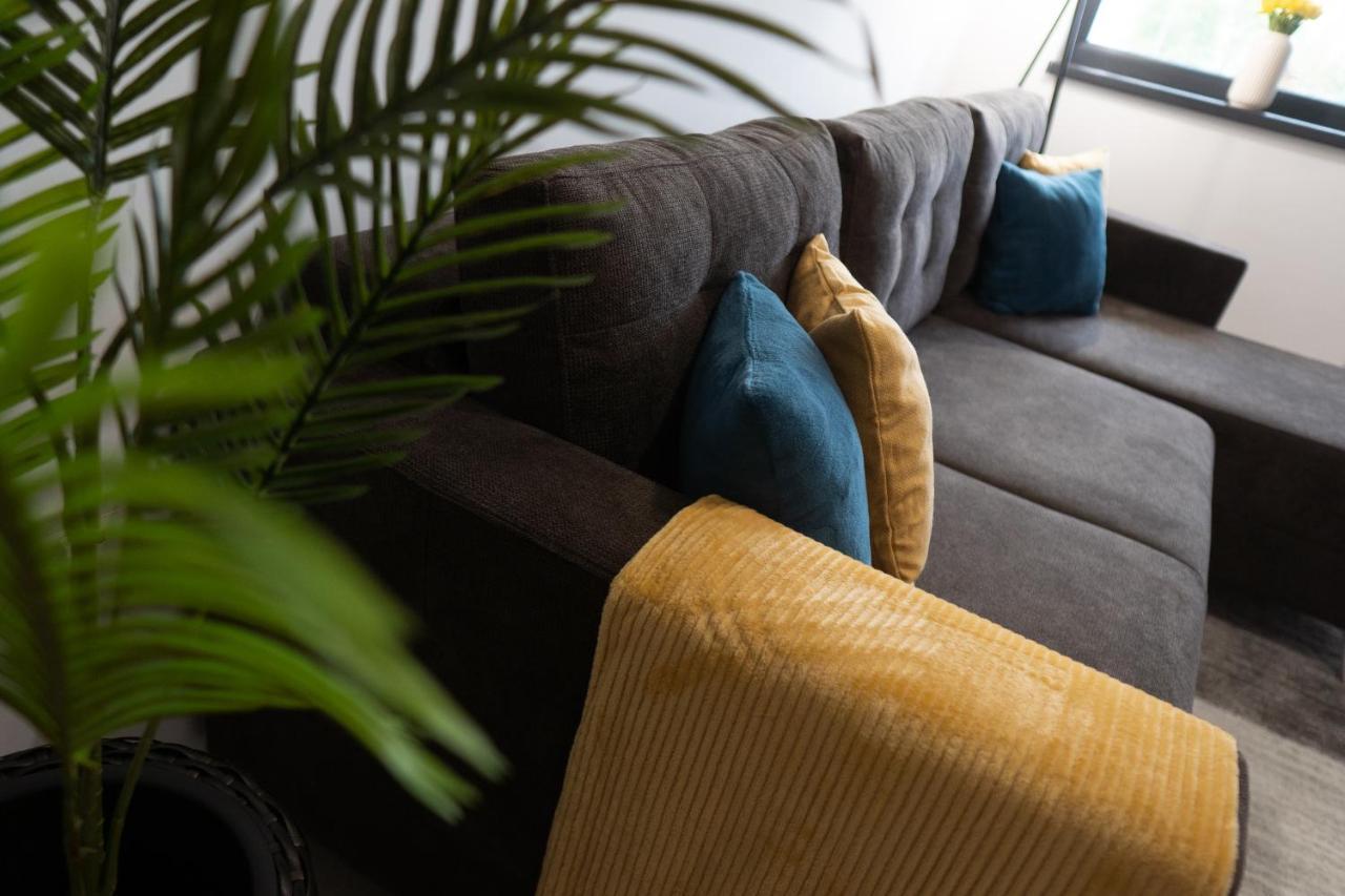 'Just Like Home' Apartment - With Private Parking Place Galaţi Екстериор снимка