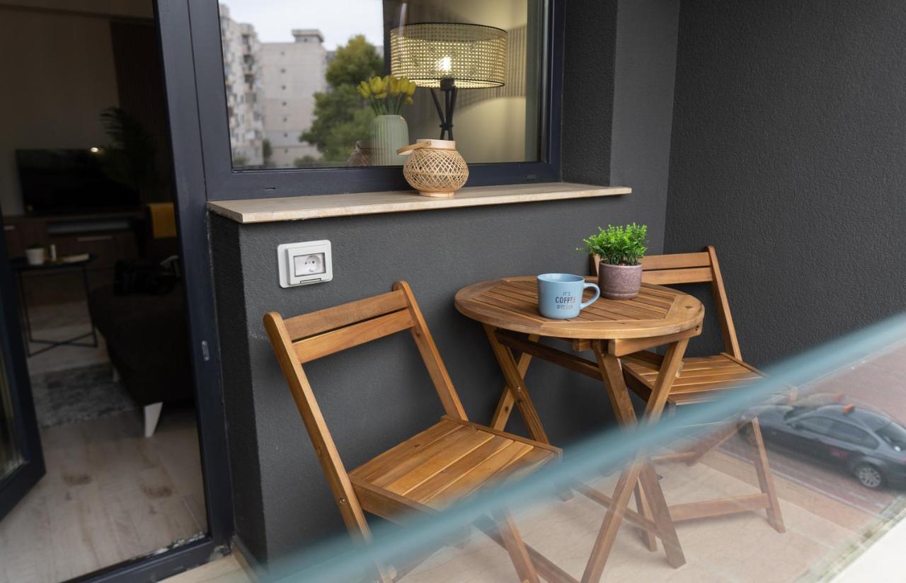 'Just Like Home' Apartment - With Private Parking Place Galaţi Екстериор снимка