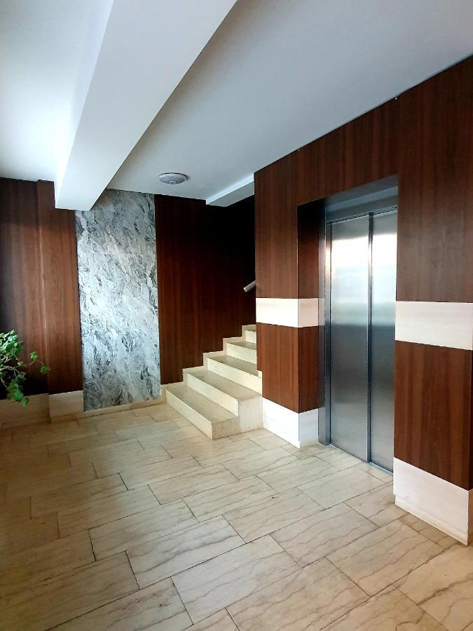 'Just Like Home' Apartment - With Private Parking Place Galaţi Екстериор снимка