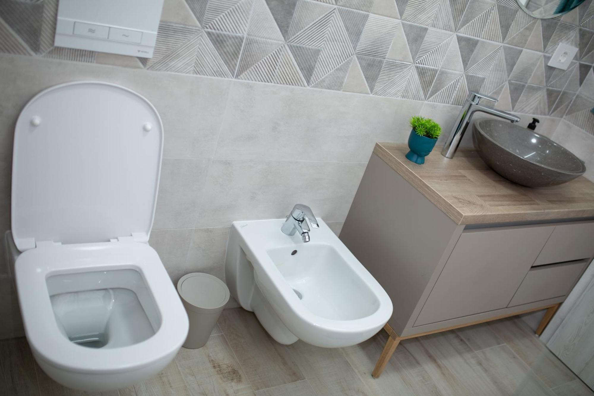 'Just Like Home' Apartment - With Private Parking Place Galaţi Екстериор снимка